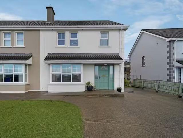 17 Greenhills, Manorcunningham, Manorcunningham, Co. Donegal.