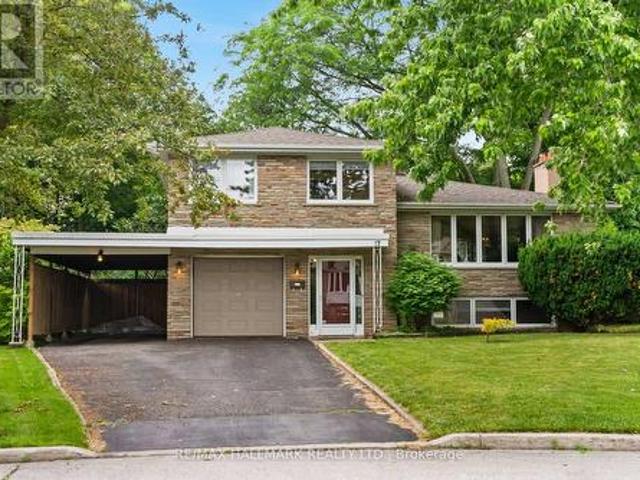 17 Greenyards Drive, Toronto, ON, M2M 2R7 house for sale | Listing ID C13540 | Royal LePage