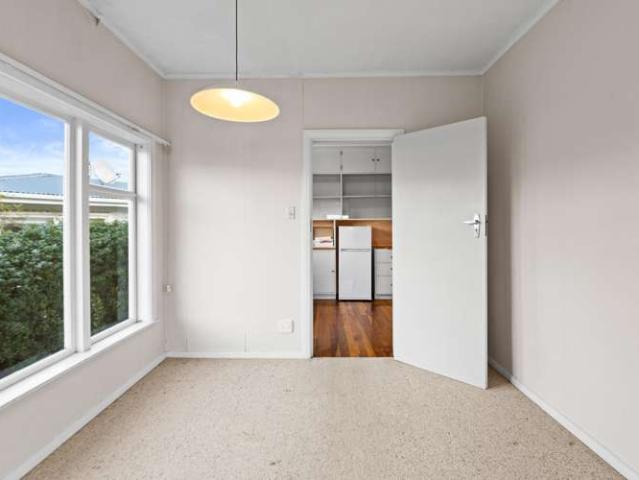 17 Hampton Hill Road, Tawa, Wellington City