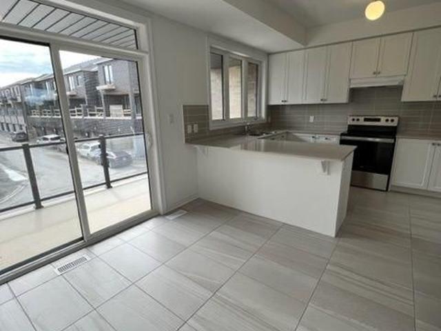 17 Haydock Way, Whitby | 3Beds/3Bath, Townhouse, $3,199/mo | Condos. Ca