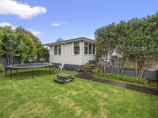 17 Hilltop Road, Parkvale, Tauranga