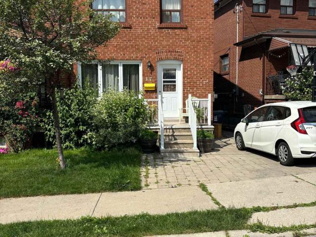 17 Holmesdale Crescent in Toronto: Caledonia Fairbank House for lease Toronto W03: MLS®# W13516730