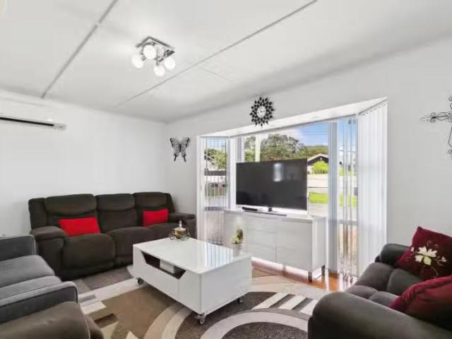 17 Kenmore Street, Newlands, Wellington City