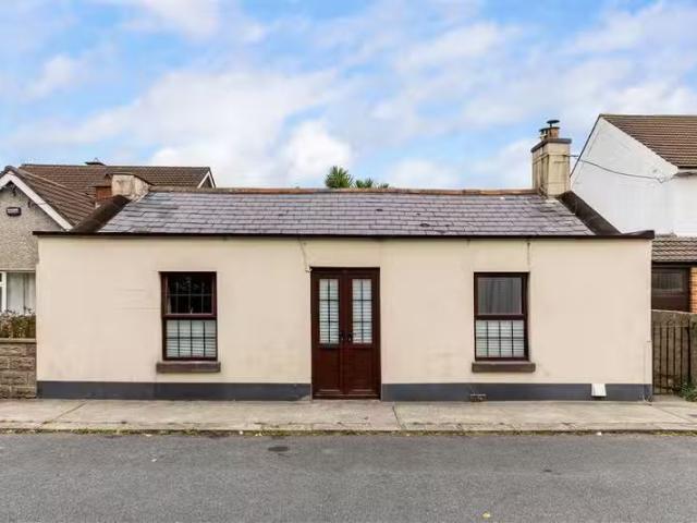 17 Lanesville detached bungalow, Monkstown, Dublin, A96 T680