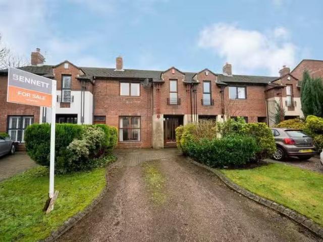 17 Laganvale Manor