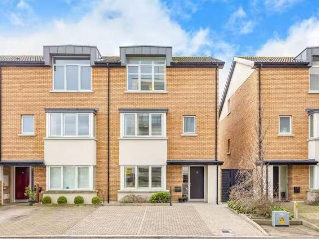 17 Larkfield Place, Dublin 18, County Dublin, D18 AD60