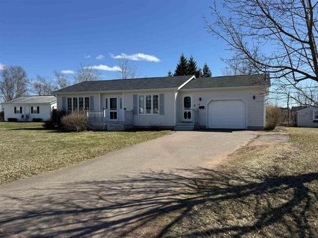17 Laughlin Street, Miscouche, PE, C0B 1T0 house for sale | Listing ID 202508 | Royal LePage