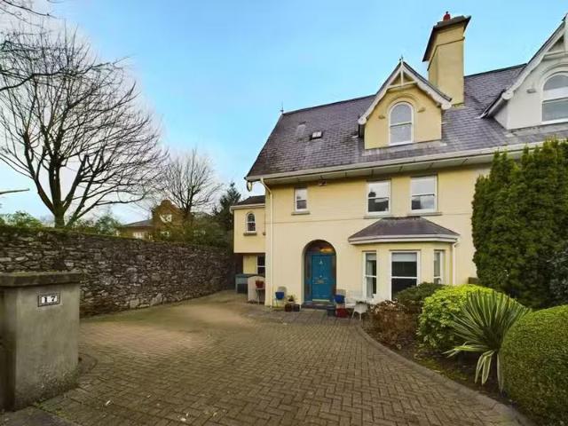 17 Lindville, Blackrock Road, Blackrock, Co. Cork, T12TVW0 is.