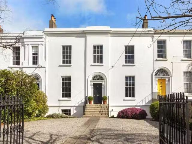 17 Lower Prince Edward Terrace, Carysfort Avenue, Blackrock, C.