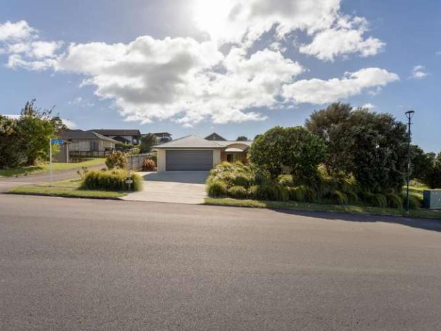 17 Lynley Park Drive, Omokoroa, Western Bay Of Plenty