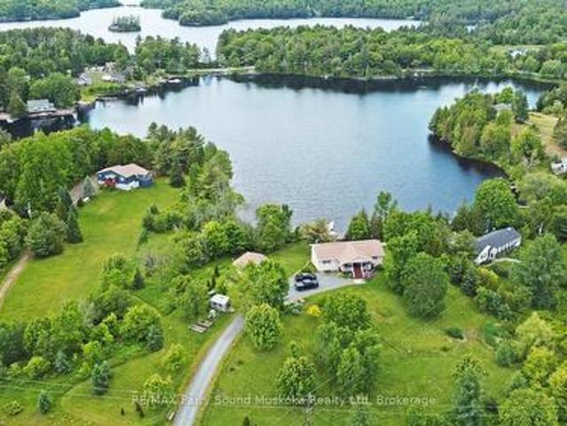 17 Martha Drive, Mckellar, ON, P0G 1C0 house for sale | Listing ID X12220 | Royal LePage