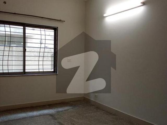 17 marla ideal location brigaider house available for sale on top location of askari 11 sector b, askari 11, askari, lahore, punjab askari 11 sector b
