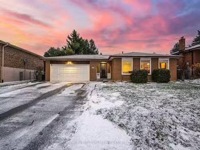17 Meadowland Gate, Brampton, ON, L6W 3N8 house for sale Li.