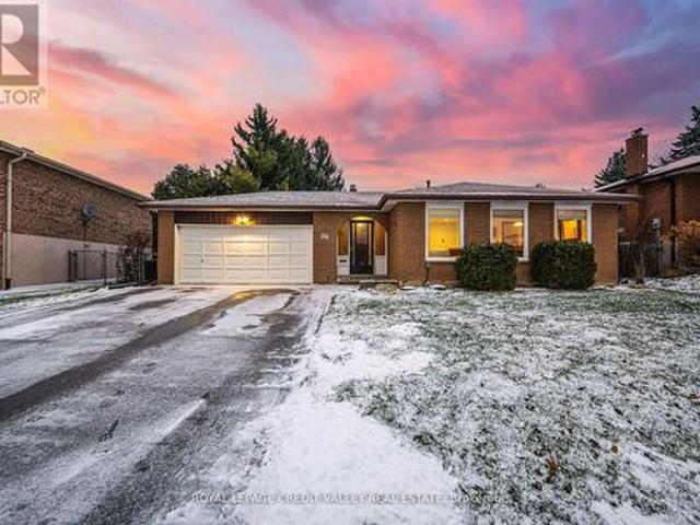 17 Meadowland Gate, Brampton, ON, L6W 3N8 house for sale | Listing ID W11972 | Royal LePage