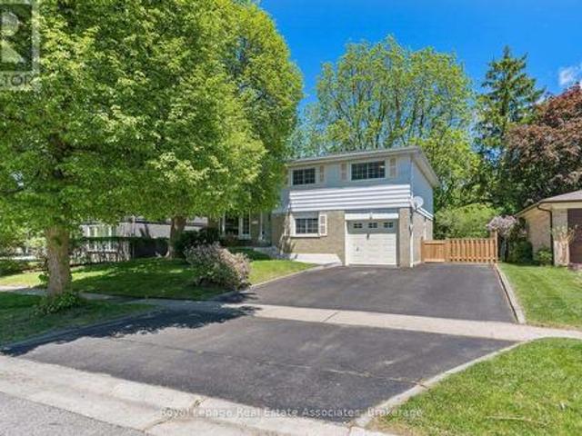 17 Metcalfe Court, Halton Hills, ON, L7G 4N7 house for sale | Listing ID W13212 | Royal LePage