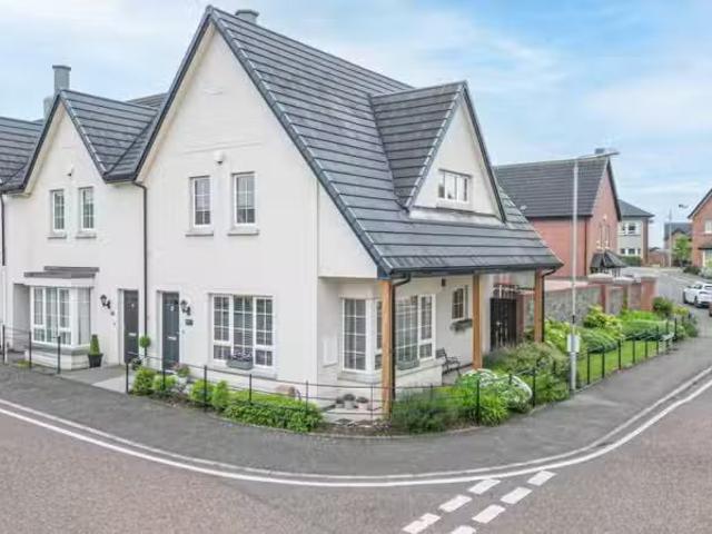 17 Millmount Village Square