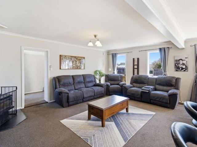 17 Mortlake Street, Islington, Christchurch City