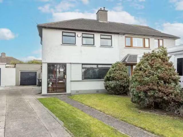 17 Oldtown Park, Santry, Santry, Dublin 9, D09CX84 is for sale