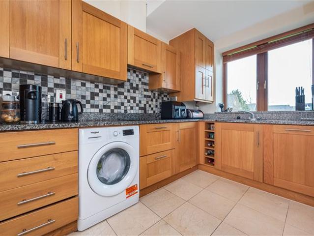 17 Ornamental Gardens, Oldtown Demesne, Naas, Co. Kildare Sherry FitzGerald O'Reilly Naas 4903 MyHome. Ie Residential