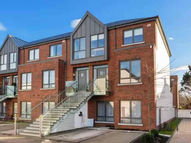 17 Sandymount Castle Court, Sandymount, Dublin 4, D04P9W0 is f.
