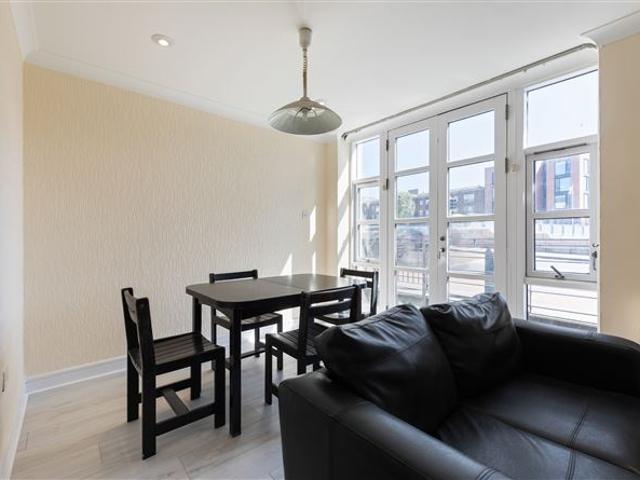17 Sarsfield Quay, Clipper Court, North City Centre, Dublin 7 Daphne Kaye and Associates 4931 MyHome. Ie Residential