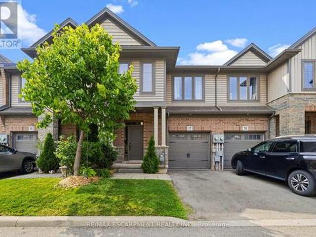 17 Southshore Crescent, Hamilton, ON, L8E 0J3 house for lease | Listing ID X13595 | Royal LePage