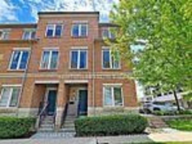 17 Suncrest Boulevard, Thornhill | 3+1Beds/3Bath, Townhouse, $3,900/mo | Condos. Ca