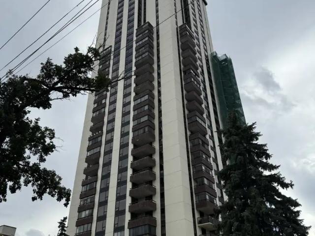 1404 55 Nassau Street Condo Unit