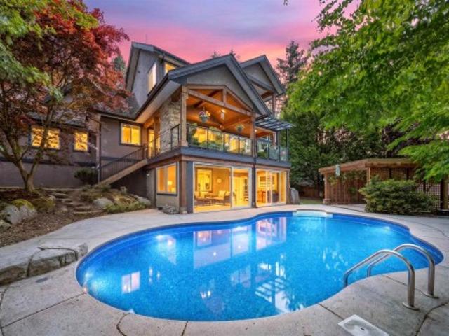 1405 Avenue, Surrey, BC, V4P 0A3 house for sale | Listing ID R3135 | Royal LePage