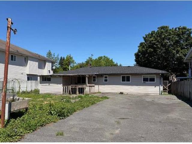 1408 Avenue, Surrey, BC, V3W 2P8 house for sale | Listing ID R3136 | Royal LePage