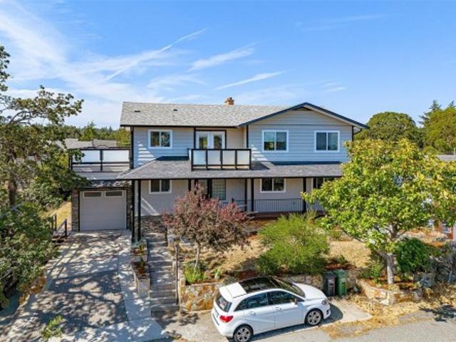 1408 Tovido Lane, Victoria, BC, V8T 2S9 house for sale | Listing ID 1038 | Royal LePage