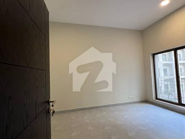 1400 Sq Ft 2BHK Luxury Flat READY TO MOVE available on cash/ instalments. Paragon Towers Are Available On SALE At Minimum Prices
