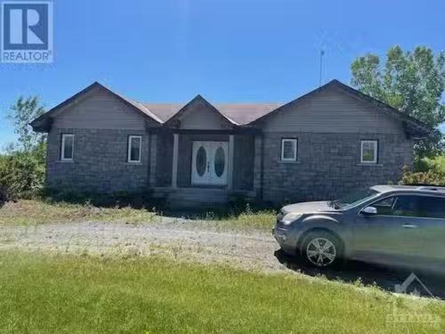 14010 Groves Road, Ingleside, ON, K0C 1M0 house for sale Li.