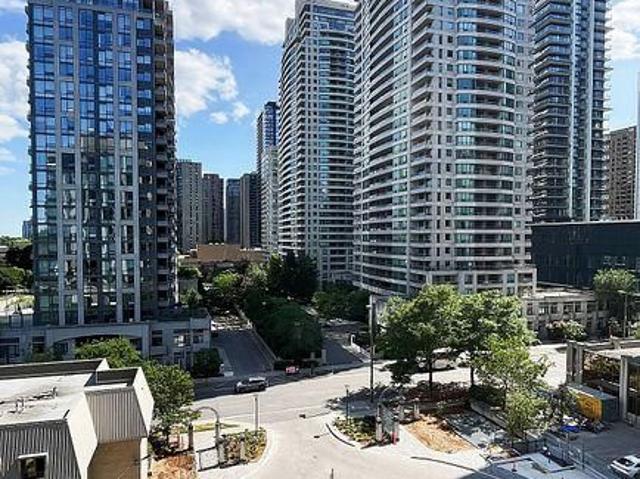 1402 28 Hollywood Avenue, North York | For Sale @ $639,000 | Condos. Ca