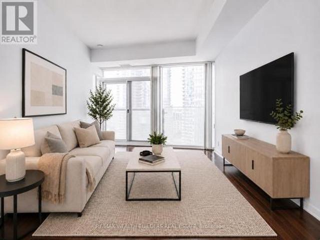 1403 12 York Street, Toronto, ON, M5J 0A9 condo for sale | Listing ID C13419 | Royal LePage