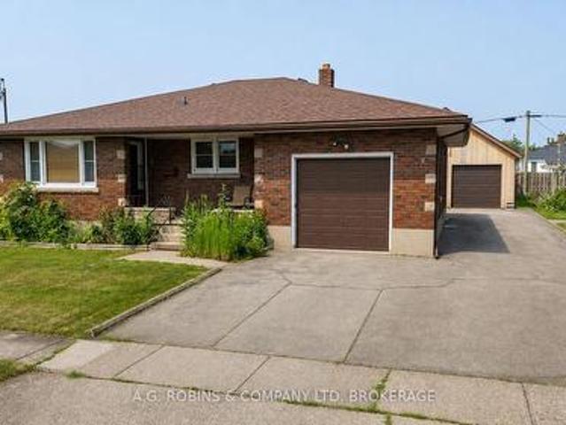 140 Classic Avenue, Welland Lincoln/Crowland, ON, L3B 1P7 house for sale | Listing ID X13582 | Royal LePage