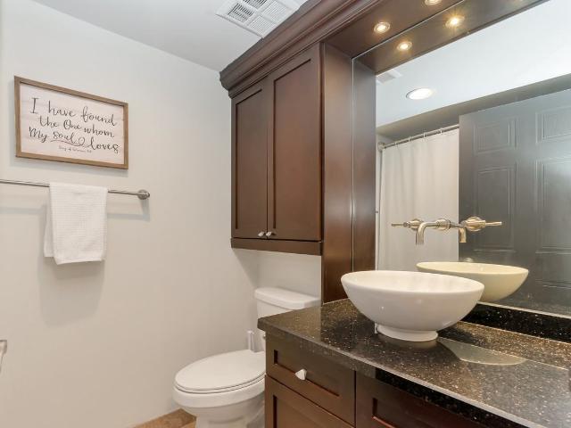 140 Dunlop St E, Barrie, ON L4M 6H1, Canada 1 Bedroom Apartment for Rent at 140 Dunlop St E, Barrie, ON L4M 6H9 City Center