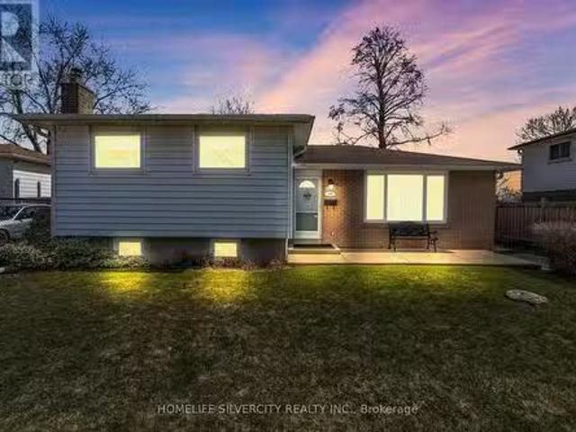 140 Folkstone Crescent, Brampton, ON, L6T 3M5 house for sale.