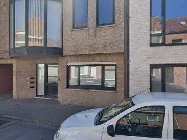 140 m2 apartment for rent in Kuurne