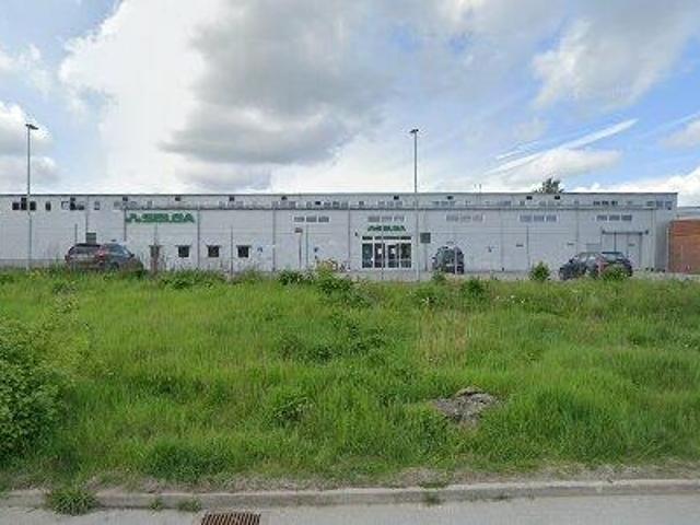 150 m2 lager uthyres i Huddinge