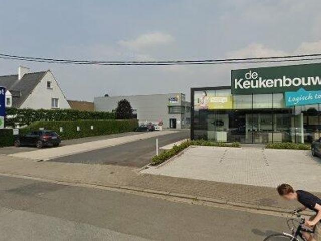 140 m2 warehouse for rent in Roeselare
