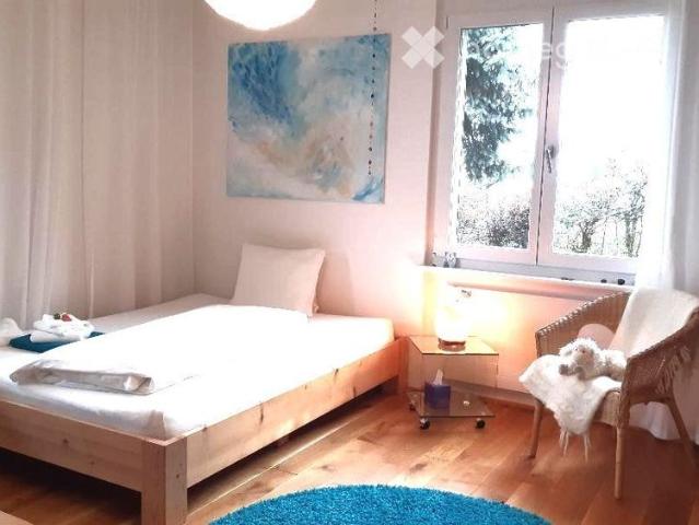 140 m²