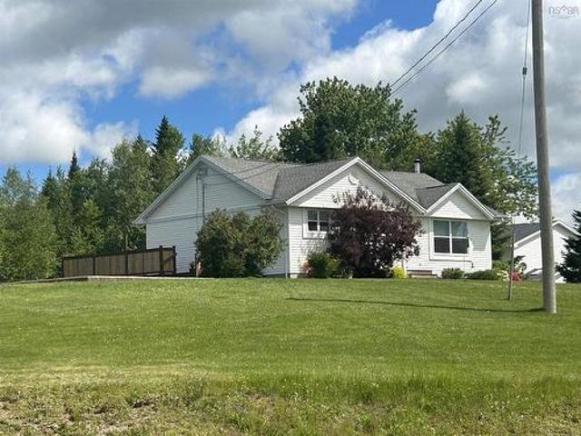 140 Mountain View Drive, Pleasant Valley, NS, B2G 2K9 house for sale | Listing ID 202619 | Royal LePage