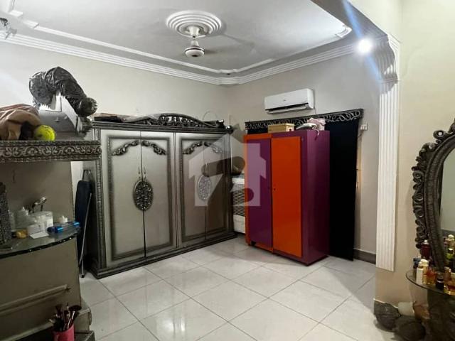 140 Yrds New 2nd Floor 3 Bed D/ Portion For Sale In Gulshan Block 2