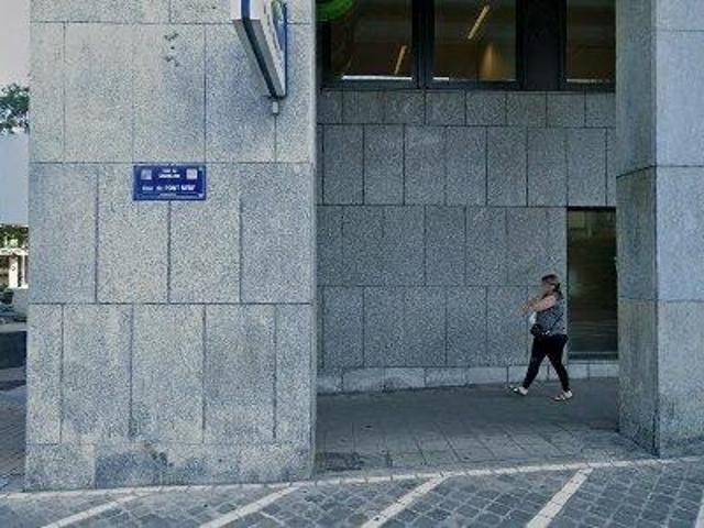 1415 m2 office space for rent in Charleroi