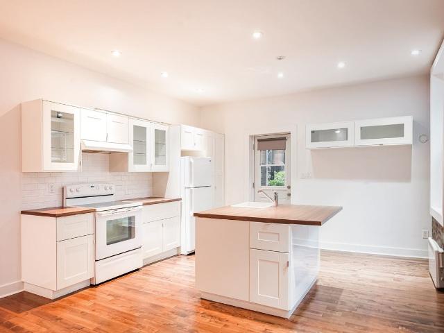 1417 Argyle 3 Bedroom Apartment for Rent at 1417 Av Argyle, Montréal, QC H3G 1V5 Quartier Ville Marie