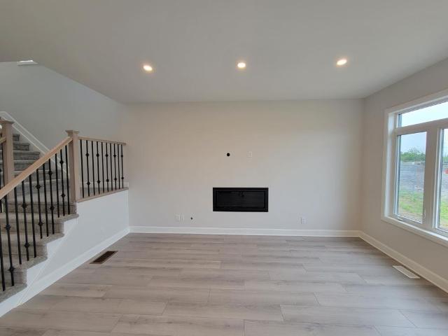 1418 Tulip Dr, Kingston, ON K7P 0S4