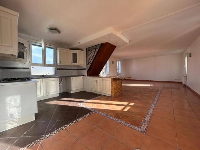14100 Lisieux Appartement Duplex 6 pièces 147 000 Euros