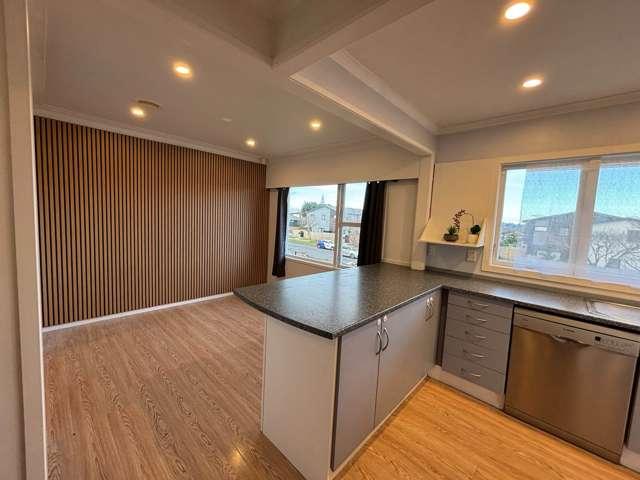 141 Gossamer Drive, Pakuranga Heights, Manukau City