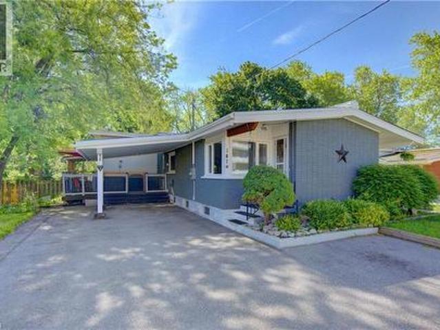 141 Franklin Street N, Kitchener, ON, N2A 1Y3 house for sale | Listing ID 40837 | Royal LePage